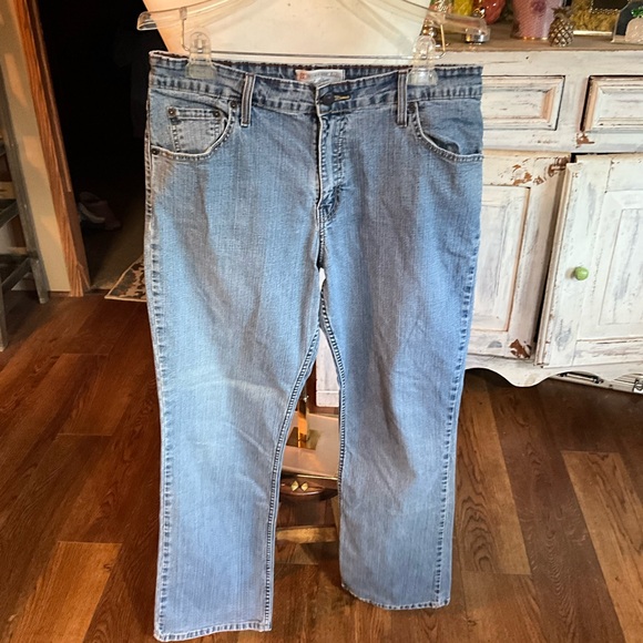 Levi's Denim - Ladies size 14M Levi jeans